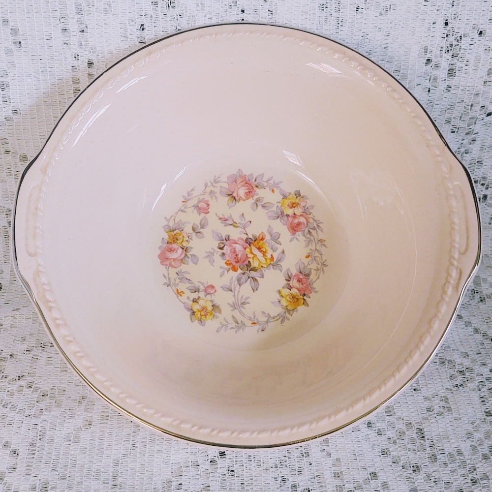 VINTAGE TAYLOR SMITH & TAYLOR SERVING BOWL CIRCA 1937